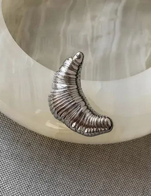 Броши