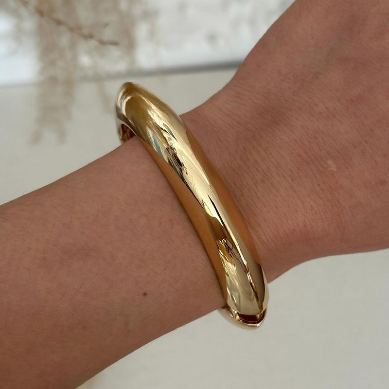 Жесткий браслет CJN89824