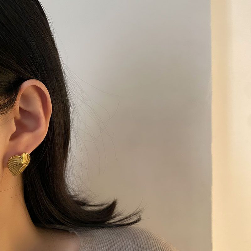 Серьги сердце медицинская сталь напыление золотом 1J12489CJJ Серьги сердце медицинская сталь напыление золотом 1J12489CJJ