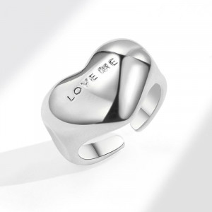 Кольцо с объемным сердцем и гравировкой CJC14284