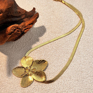 Золотистая цепочка с крупным цветком CJM18941