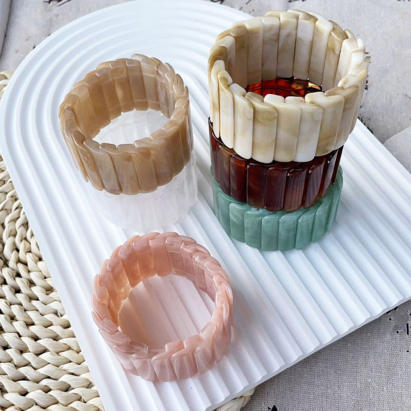 Жесткий браслет CJR57020