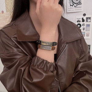 Браслет кожаный с металлической вставкой CJL19651 Браслет кожаный с металлической вставкой CJL19651