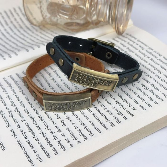 Браслет кожаный с металлической вставкой CJL19651