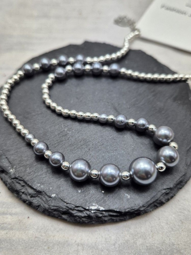 Градиентные бусы из серого жемчуга с нарастающим размером бусин J10748CJJ