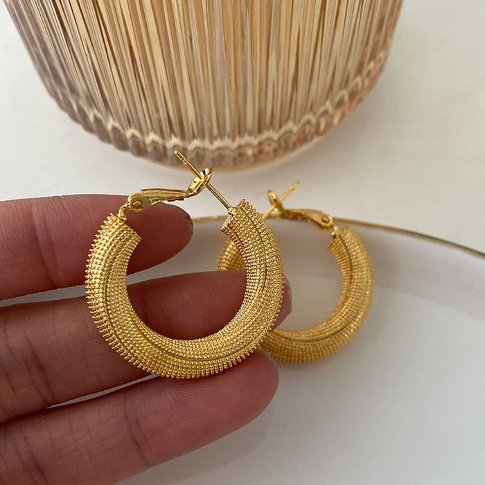 Широкие серьги-конго с сатиновой фактурой CJM71477