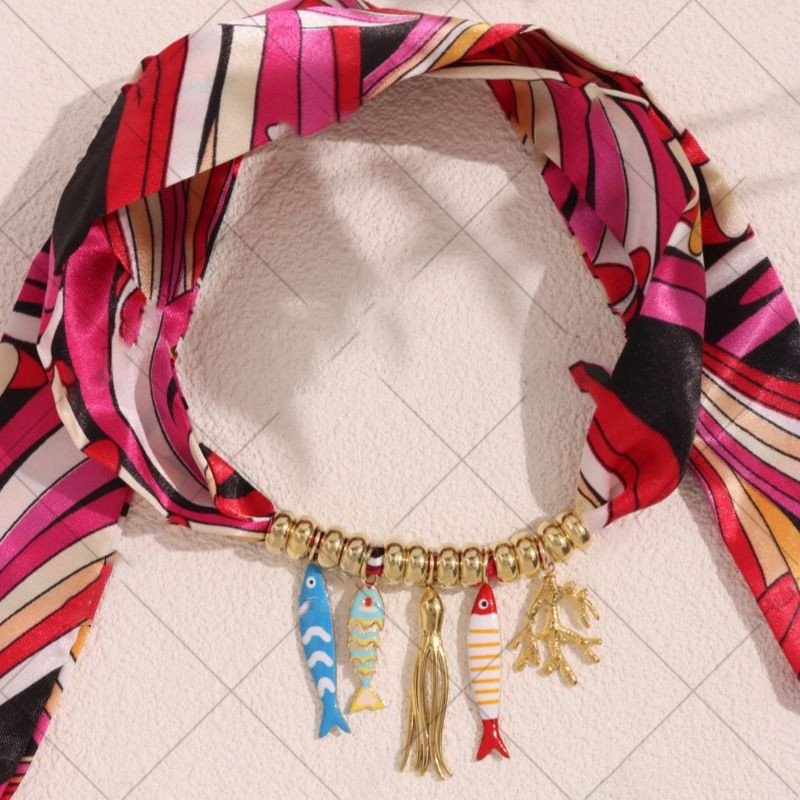 Экстравагантное колье-воротник с яркими эмалевыми рыбками CJR62285