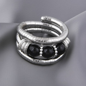 Браслет жесткий спираль с темными бусинами A54447MSK Браслет жесткий спираль с темными бусинами A54447MSK