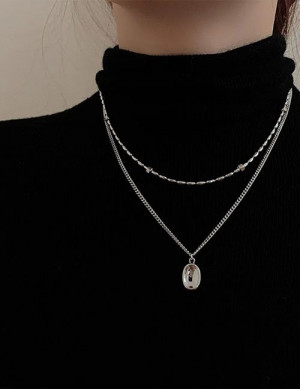 Двухуровневая цепочка с овальным медальоном и кристаллами L87138 Двухуровневая цепочка с овальным медальоном и кристаллами L87138