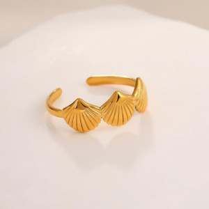Разомкнутое кольцо с тремя декоративными ракушками CJH27714