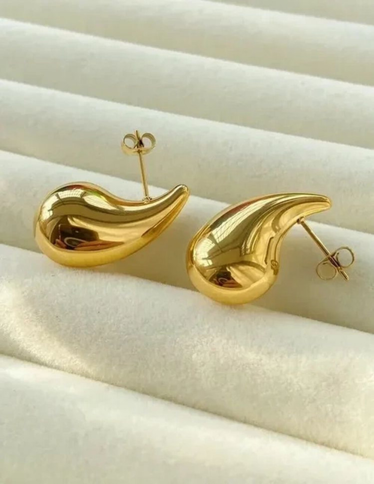 Золотистые серьги пусеты из латуни в форме крупных капель 1J10051CJJ Золотистые серьги пусеты из латуни в форме крупных капель 1J10051CJJ