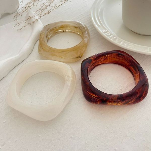 Жесткий браслет CJL65526