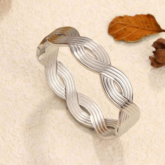 Браслет жесткий рельефный с природной фактурой листьев CJM42412