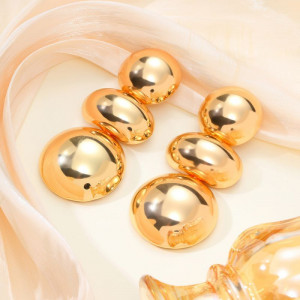 Золотистые металлические серьги пусеты из каскада трех крупных полусфер CJL20057