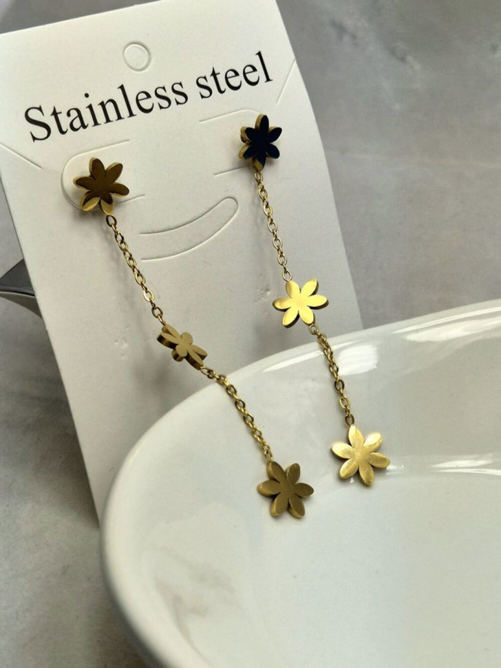 Серьги гвоздики цветок из стали с напылением золотом J11536CJJ Серьги гвоздики цветок из стали с напылением золотом J11536CJJ