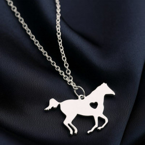 Цепочка кулон лошадь титановая сталь напыление золотом 1J12433CJJ Цепочка кулон лошадь титановая сталь напыление золотом 1J12433CJJ