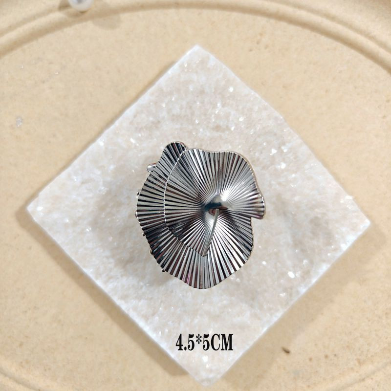 Краб с бабочкой из металла серебряный №1 CJU48132