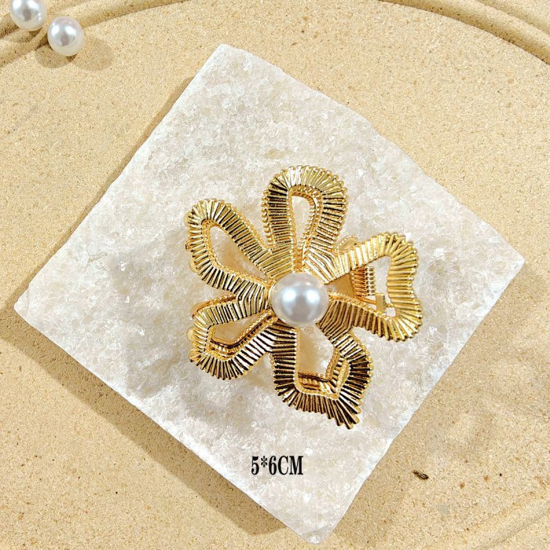 Краб с бабочкой из металла серебряный №1 CJU48132