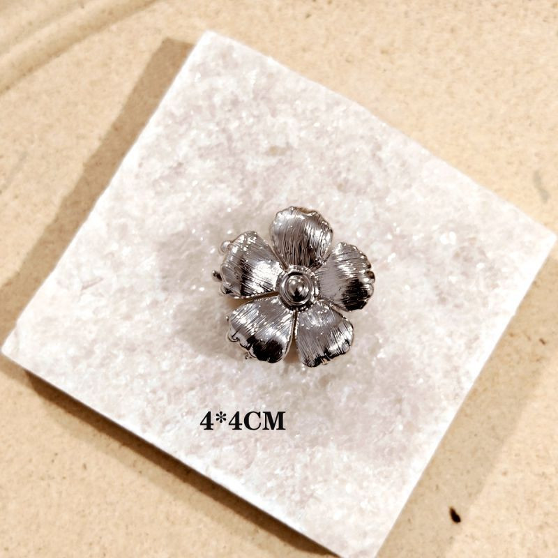 Краб с бабочкой из металла серебряный №1 CJU48132