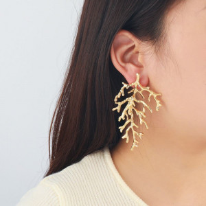 Ажурные серьги-пусеты веточки CJM02010 Ажурные серьги-пусеты веточки CJM02010