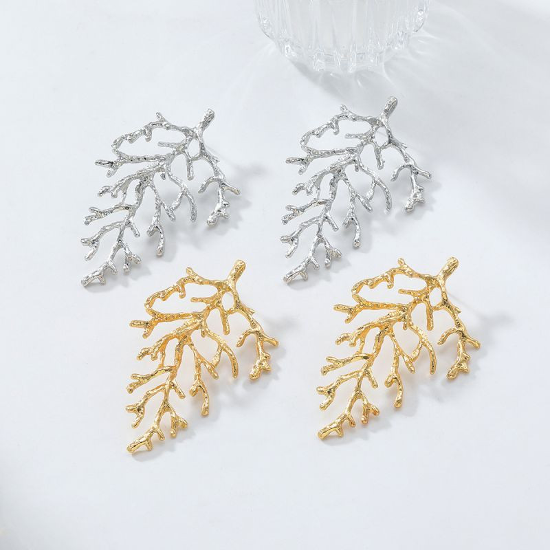 Ажурные серьги-пусеты веточки CJM02010