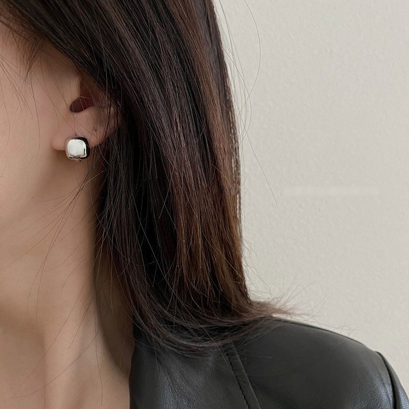 Серьги-гвоздики овальные J10053CJJ Серьги-гвоздики овальные J10053CJJ