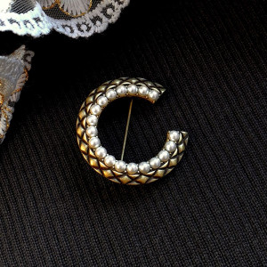 Брошь CJQ38657 Брошь CJQ38657