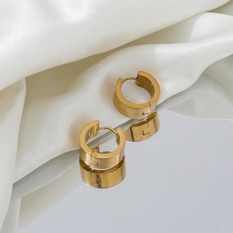 Стальные серьги-конго с напылением золотом широкое кольцо J10270CJJ Стальные серьги-конго с напылением золотом широкое кольцо J10270CJJ