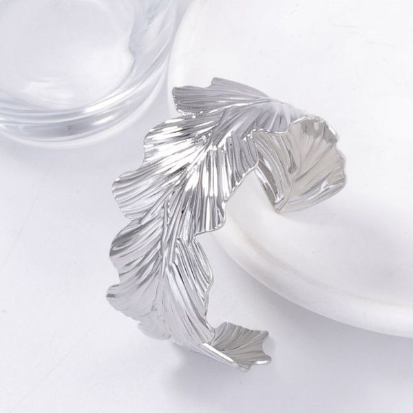 Жесткий браслет CJL69431