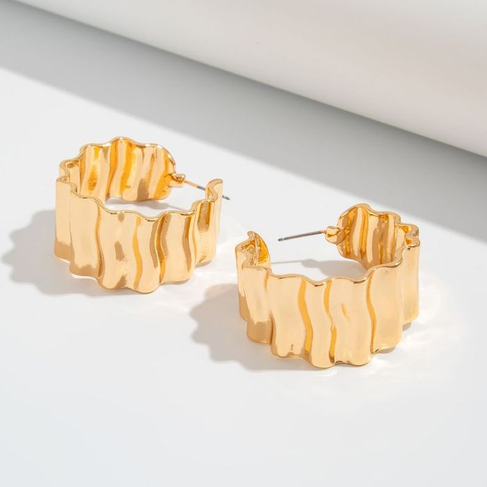 Серьги-полукольца с эффектом мятого серебра CJM42258