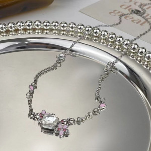 Цепочка с подвеской из сверкающих кристаллов CJH50283