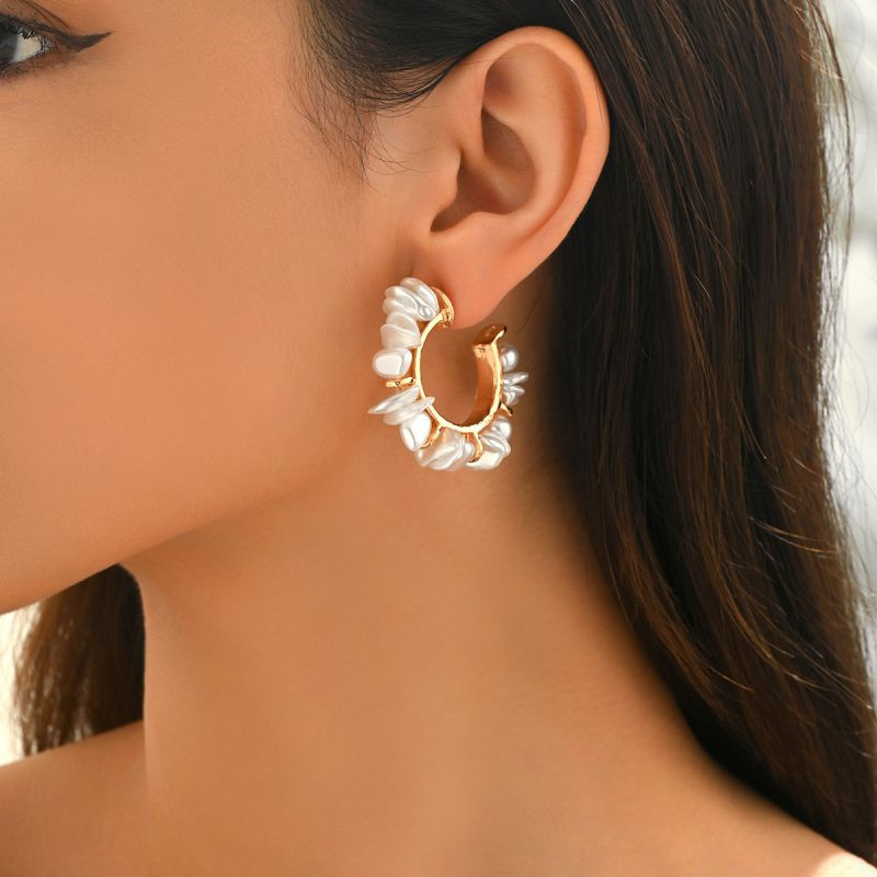 Серьги-кольца с инкрустацией жемчугом CJR61480