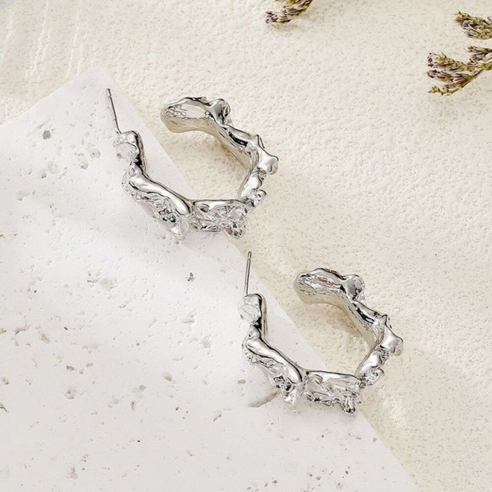 Фактурные серьги-конго с имитацией ковки CJH55912