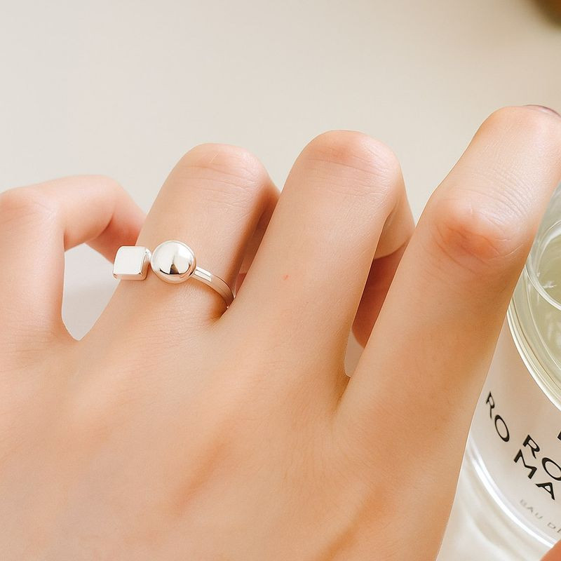 Кольцо разомкнутое с кубом и сферой 1J12191CJJ Кольцо разомкнутое с кубом и сферой 1J12191CJJ