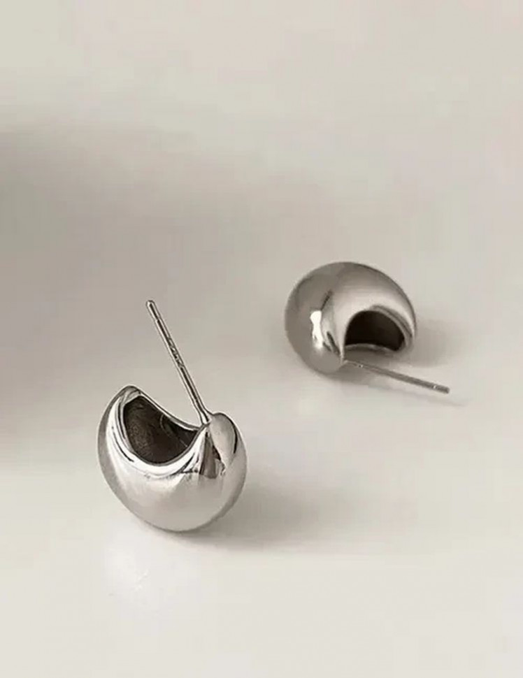 Серебристые серьги пусеты из латуни с напылением платины в форме шариков 1J10054CJJ