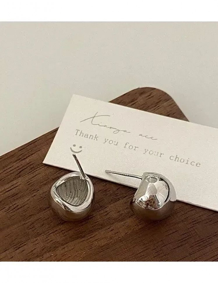 Серебристые серьги пусеты из латуни с напылением платины в форме шариков 1J10054CJJ