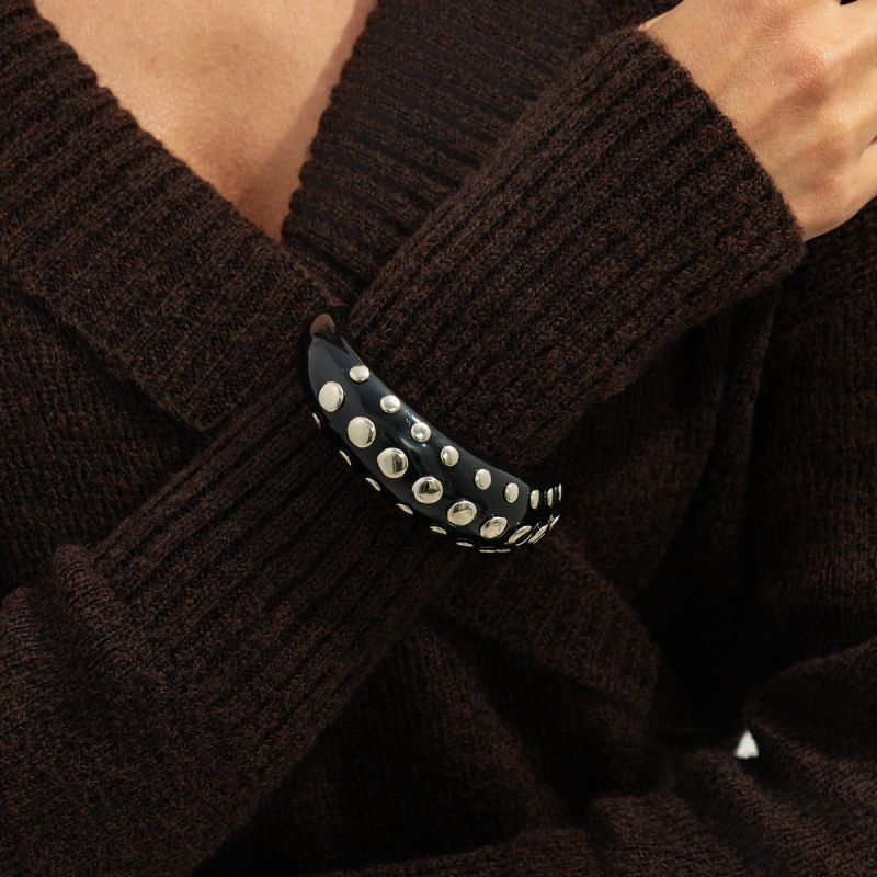 Жесткий браслет CJT25653