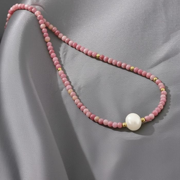 Яркие бусы из розового бисера с жемчужиной J10753CJJ Яркие бусы из розового бисера с жемчужиной J10753CJJ