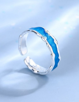 Разомкнутое кольцо с яркой синей эмалью L80631 Разомкнутое кольцо с яркой синей эмалью L80631
