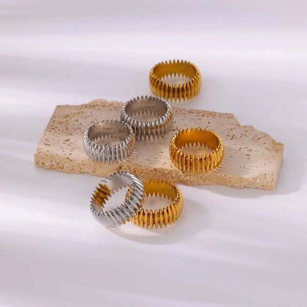 Узкое гофрированное кольцо из стали с вертикальным рифлением CJL84700