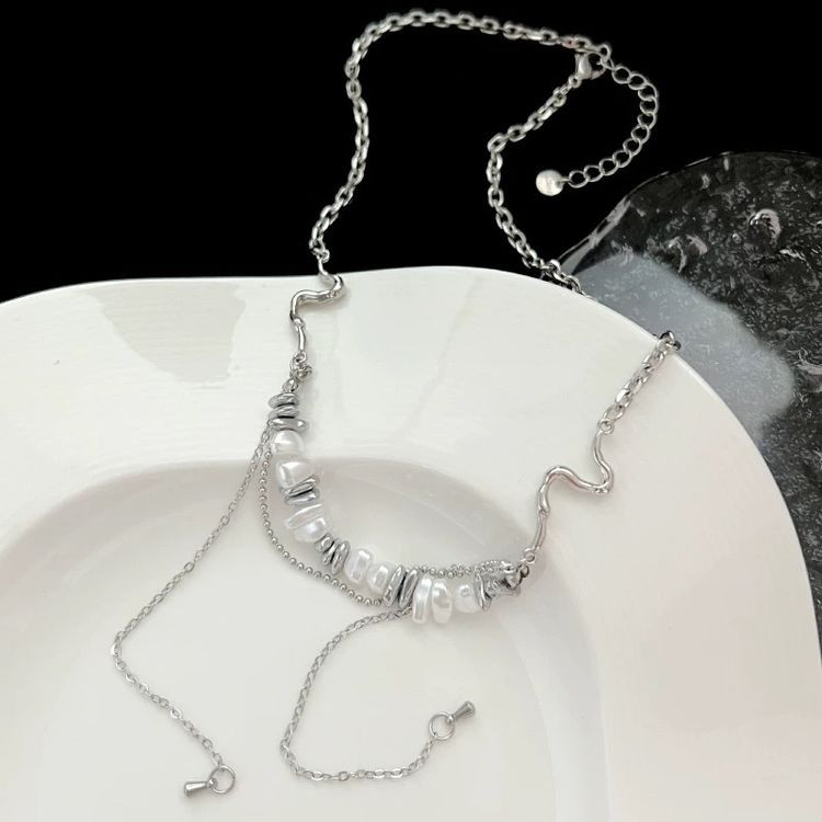 Стальная цепочка со вставками из жемчуга и геометрическими элементами J11440CJJ