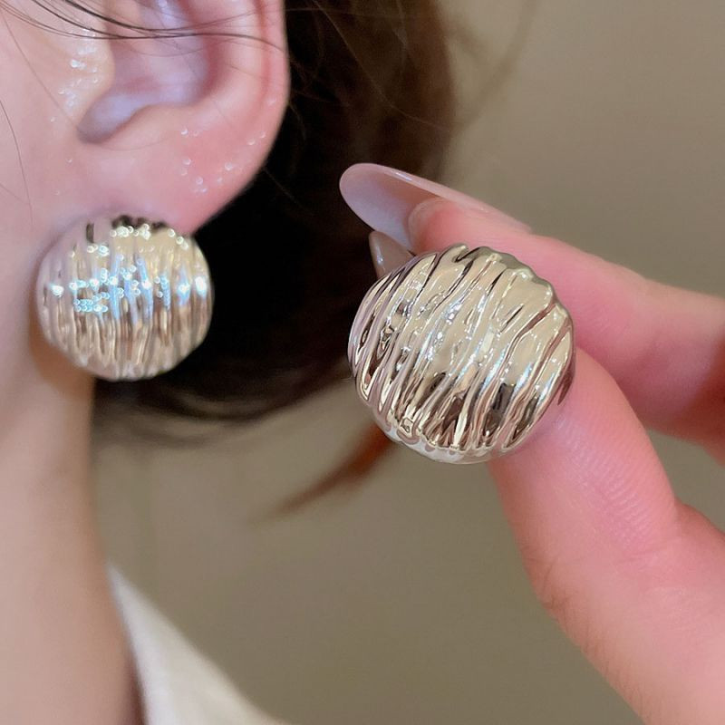 Фактурные серьги-пусеты зеркальные сферы CJP44908