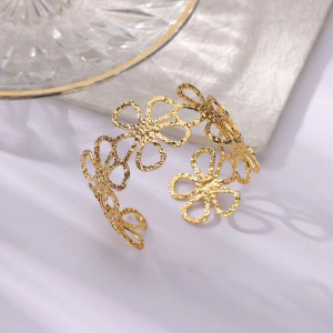 Браслет жесткий ажурный с растительным орнаментом CJL47142 Браслет жесткий ажурный с растительным орнаментом CJL47142