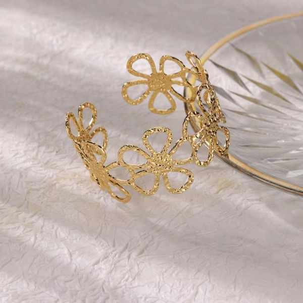 Жесткий браслет CJL47142 Жесткий браслет CJL47142