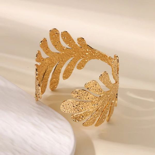 Жесткий браслет CJL47142 Жесткий браслет CJL47142