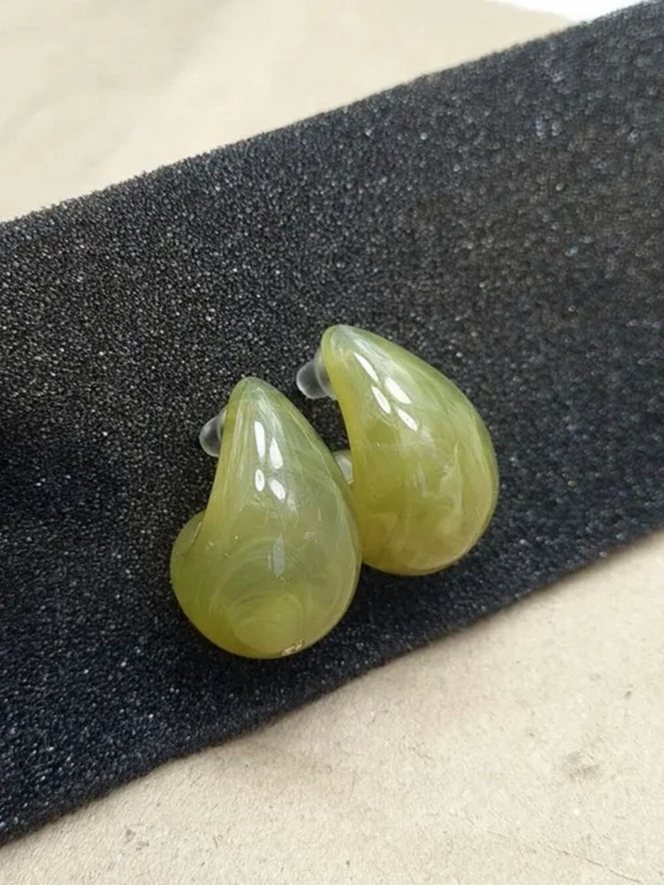 Набор разноцветных акриловых серег пусет в форме глянцевых капель 1J10141СJJ