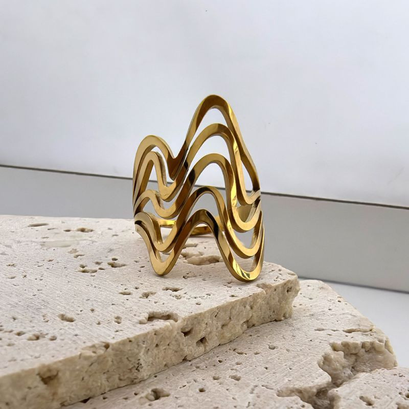 Высокое фаланговое кольцо с волнообразным узором CJL79235