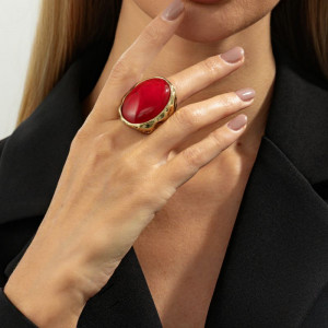 Кольцо с крупным красным камнем в ажурной оправе CJT25668