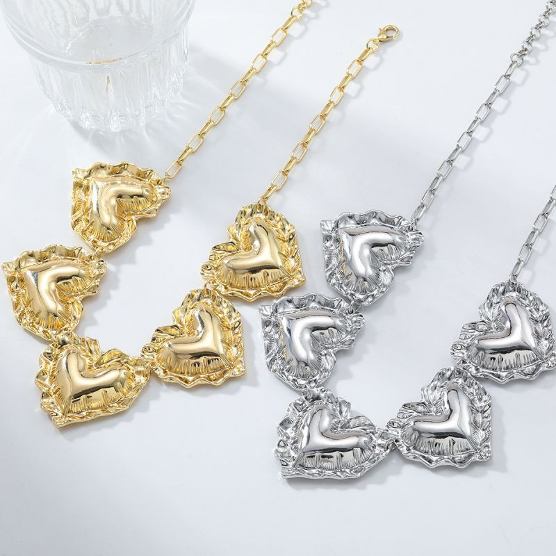 Эффектное Ожерелье из соединенных ажурных сердец CJL32580 Эффектное Ожерелье из соединенных ажурных сердец CJL32580