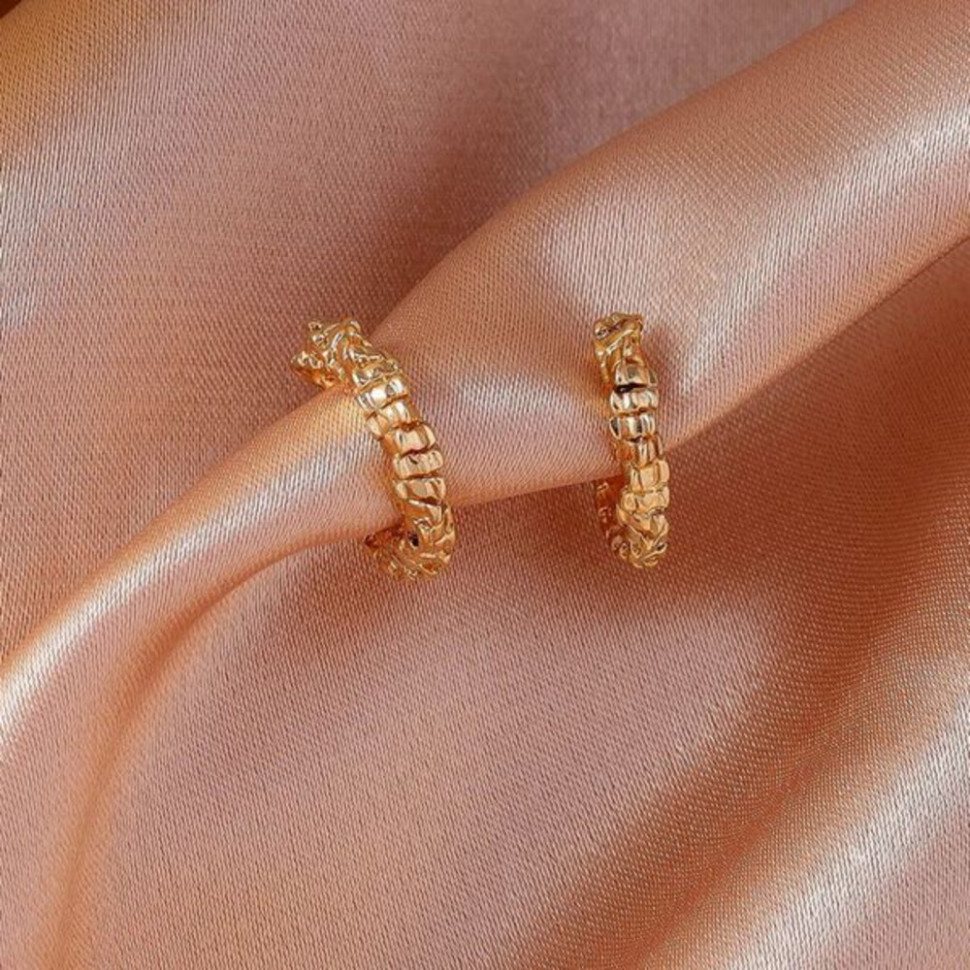 Набор золотистых серег колец с фактурной поверхностью в стиле минимализм CJH74975